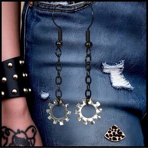 5 For $25💫Swinging Punk Hardware Dangles Earrings